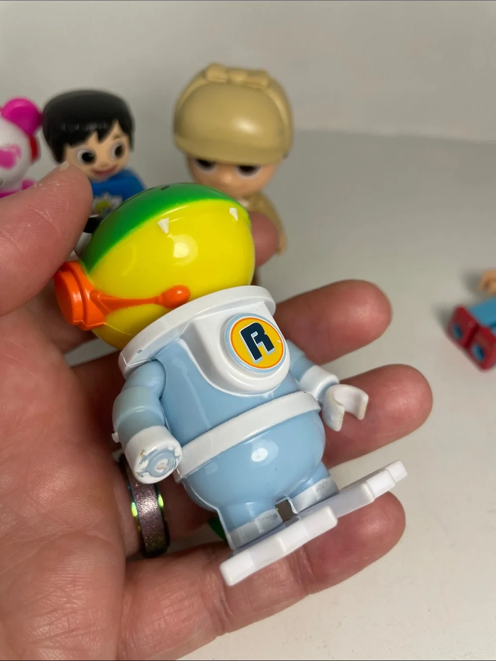 Ryan’s World Toy Set of 6 and 1 Coin
